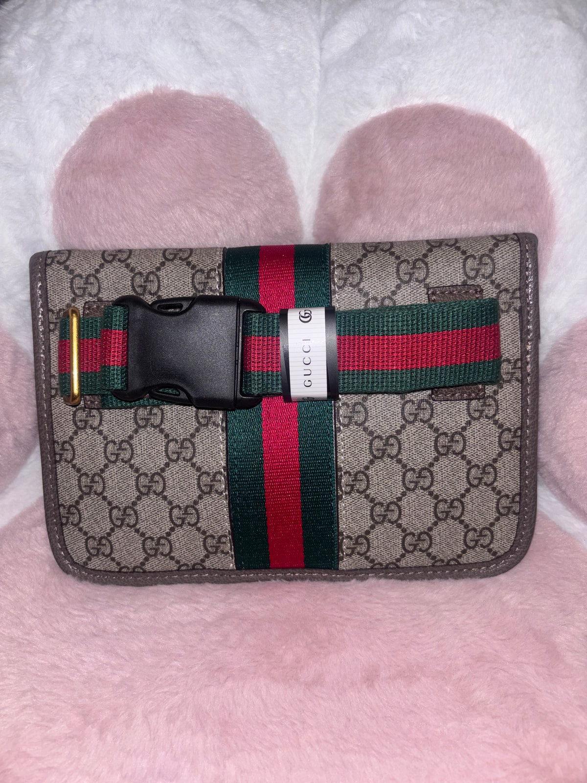 G Fashionable Purse with Accessories