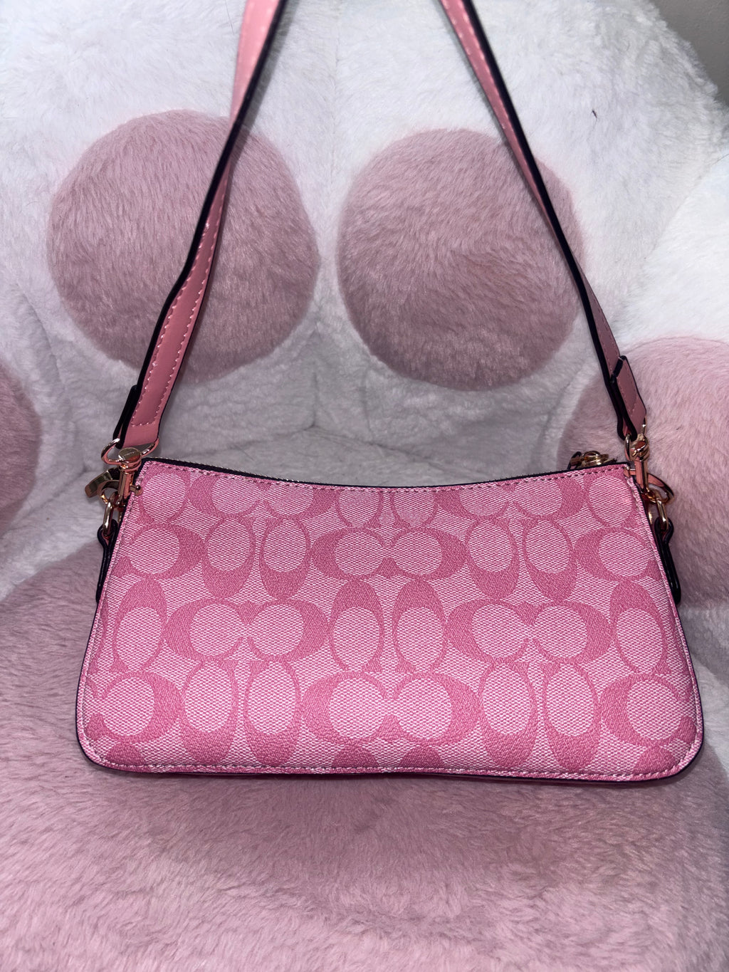 Gorgeous Pink Purse 🎀 On sale!