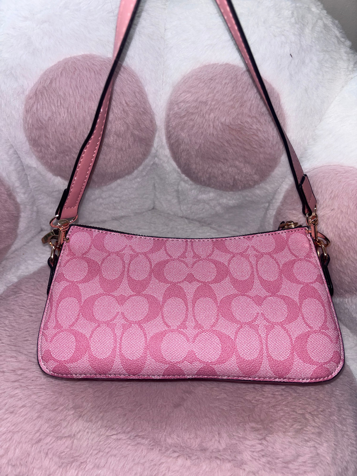 Gorgeous Pink Purse 🎀 On sale!